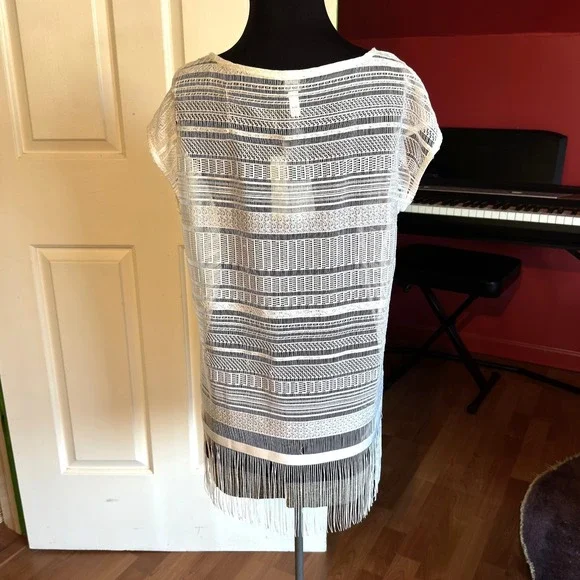 Chico's White Fringe Top  Bathing Suit Cover-up Cap‎ Sleeve Size 0 Small/4 NEW - Picture 3 of 15